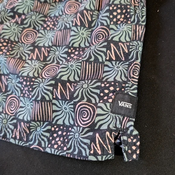 Vans Geometric Pattern Cargo Shorts Drawstring Pockets Logo Black Pink Green XL - Picture 4 of 5